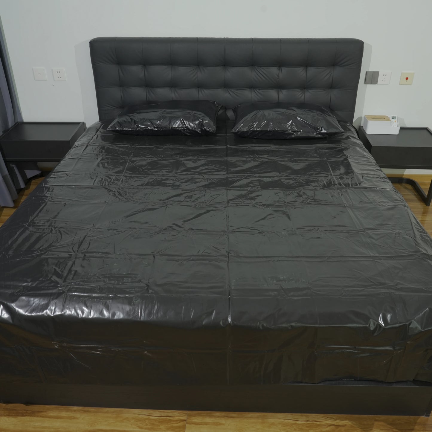 3pc bedding set - 1 bed sheet +2 PU pillowcases waterproof