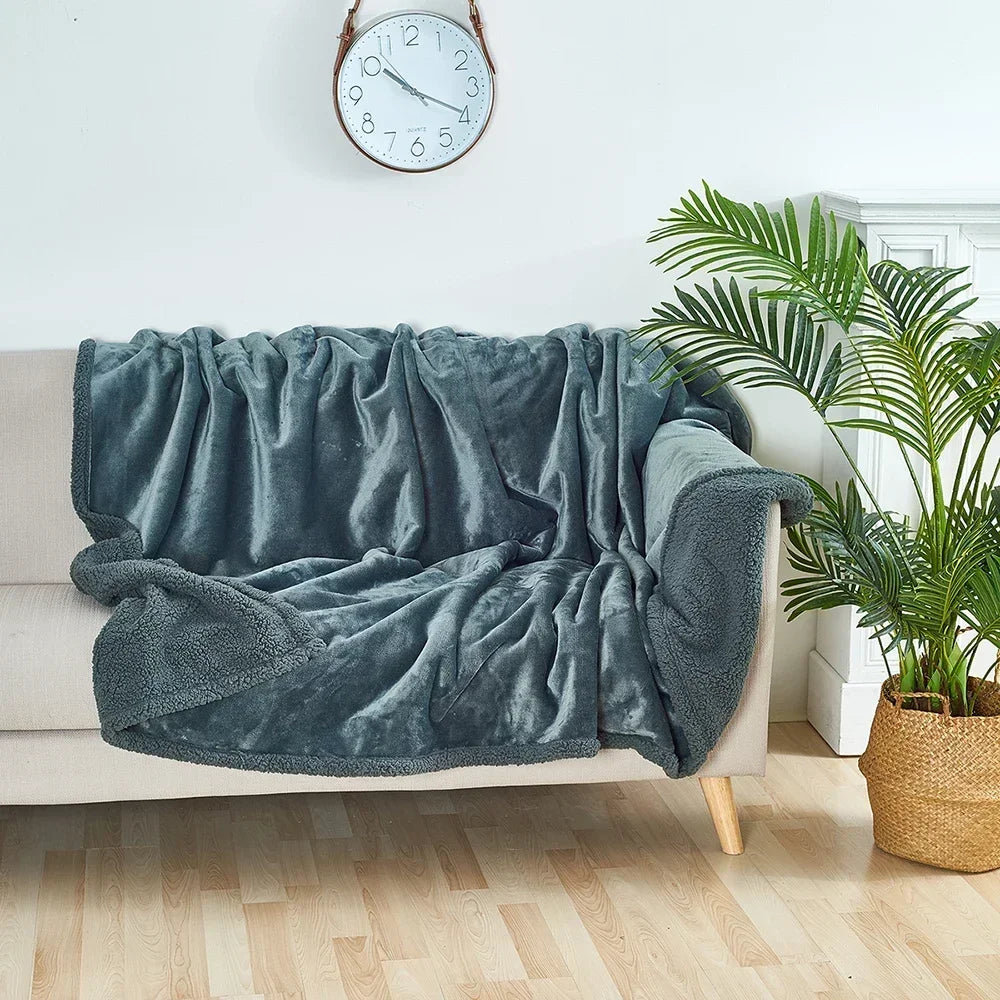 Winter Warm Thickened King Size Blanket 100% Waterproof and Stain Resistant